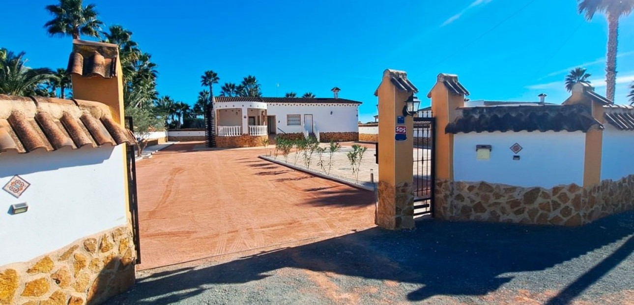 Herverkoop - Country Property -
Catral - Catral - Country