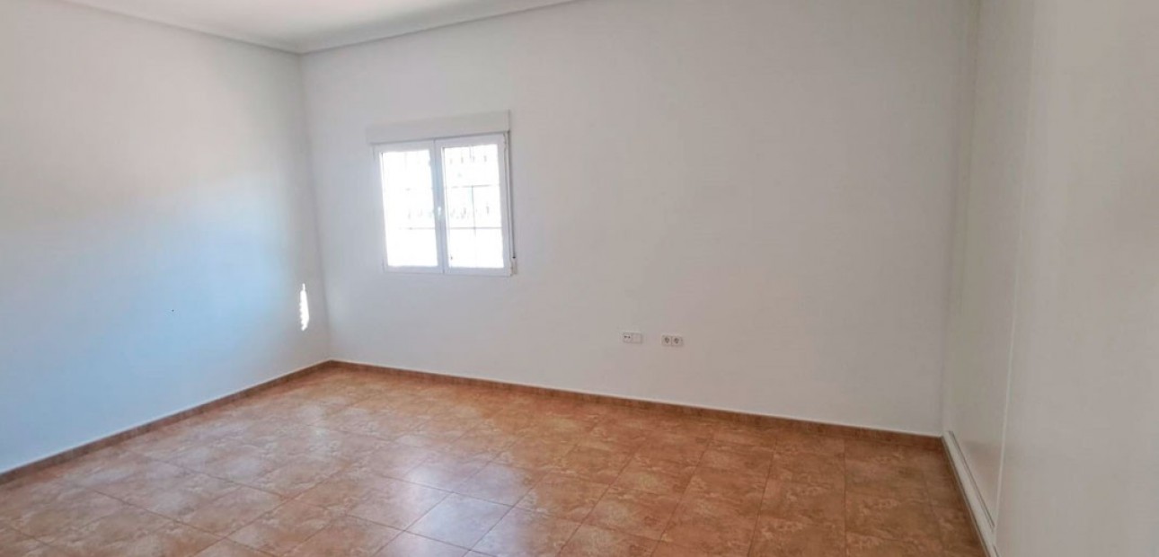 Herverkoop - Country Property -
Catral - Catral - Country