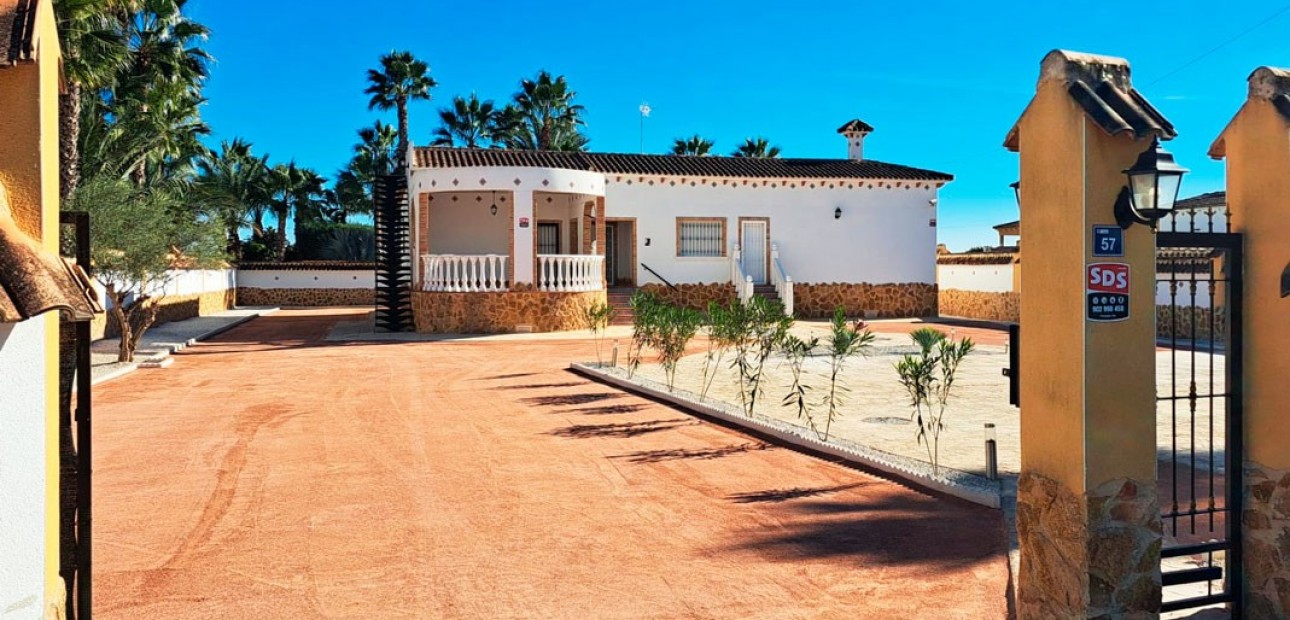 Herverkoop - Country Property -
Catral - Catral - Country