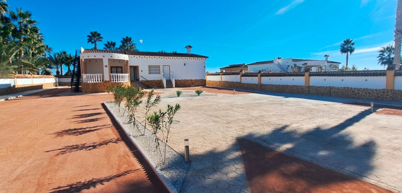 Herverkoop - Country Property -
Catral - Catral - Country