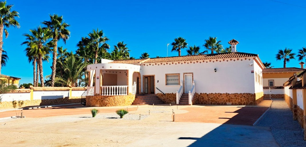 Herverkoop - Country Property -
Catral - Catral - Country