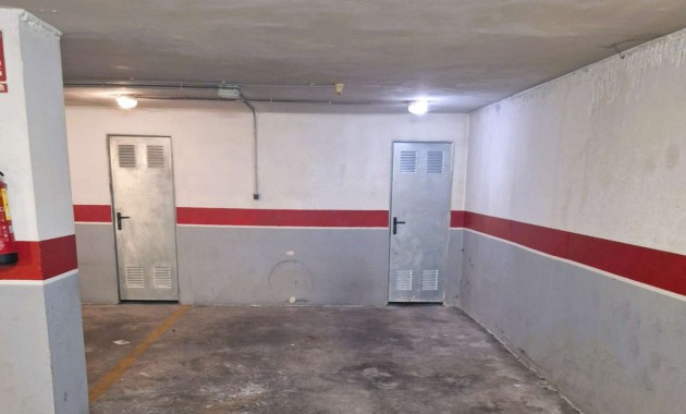 Herverkoop - Garage -
Torrevieja - Centro