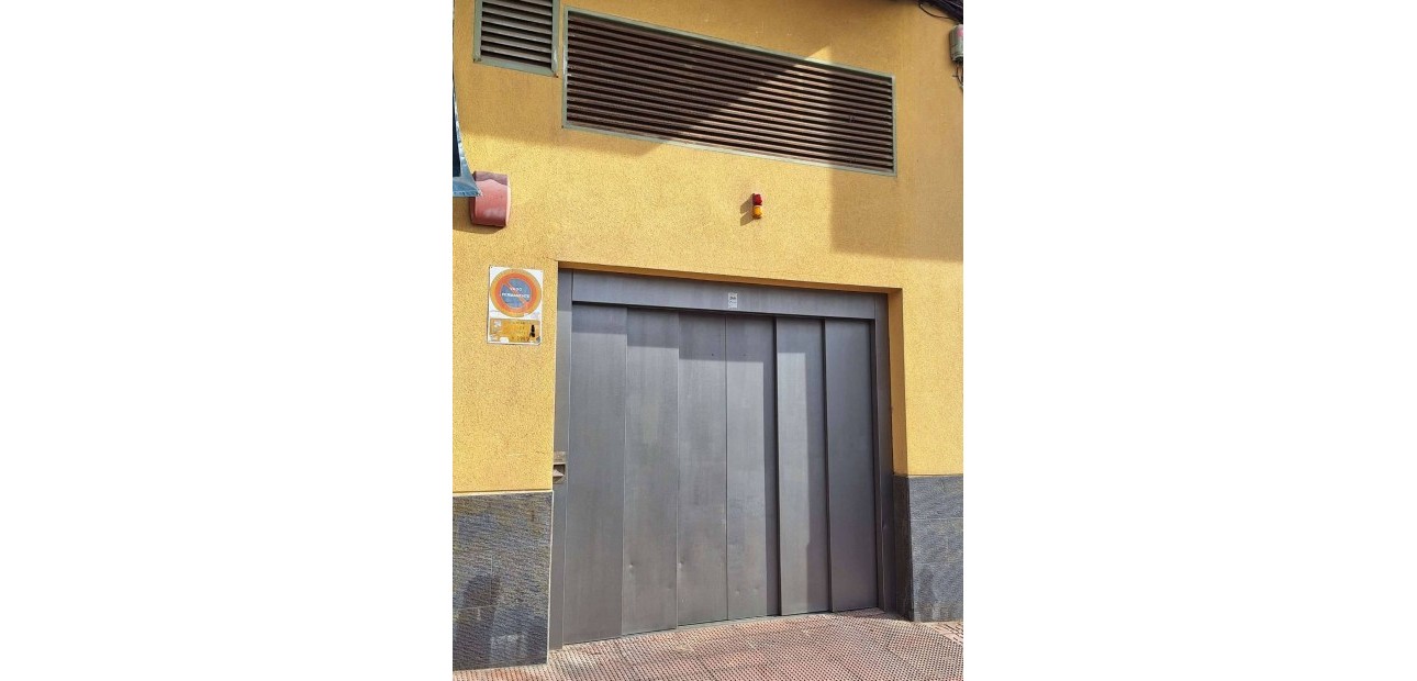 Herverkoop - Garage -
Torrevieja - Centro