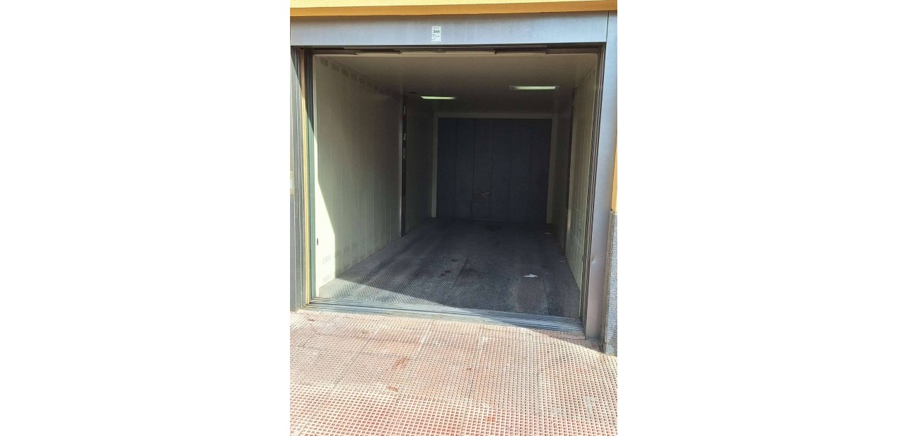 Herverkoop - Garage -
Torrevieja - Centro