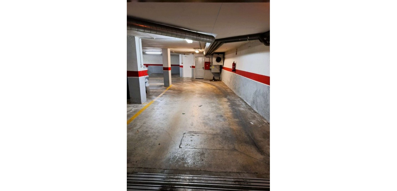 Herverkoop - Garage -
Torrevieja - Centro