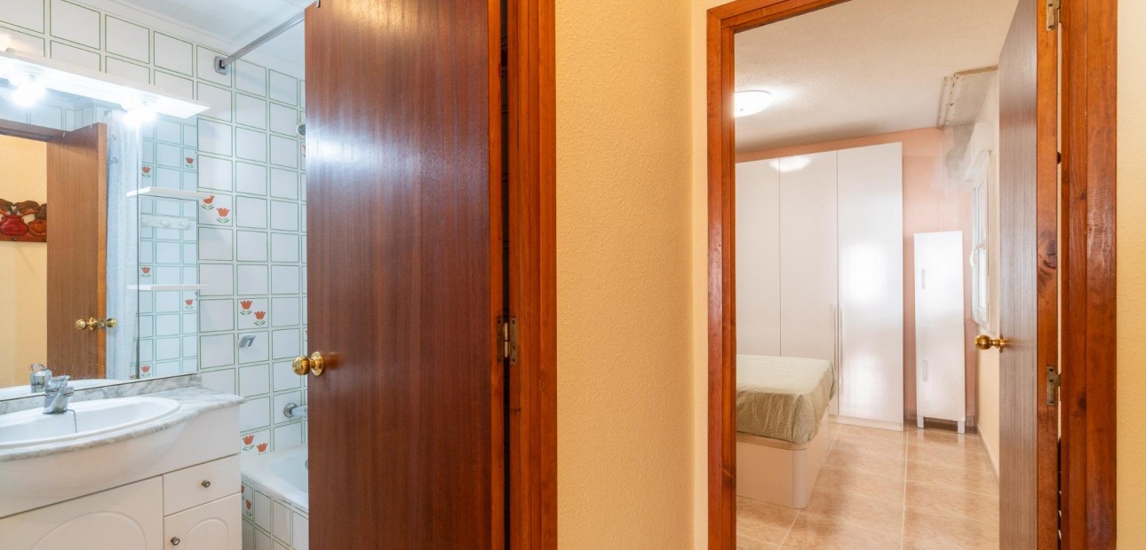 Herverkoop - Penthouse -
Torrevieja - Playa del cura