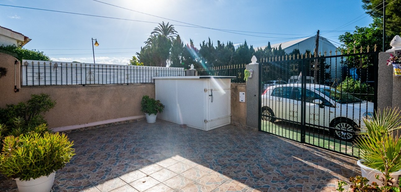 Herverkoop - House -
Torrevieja - Calas Blancas