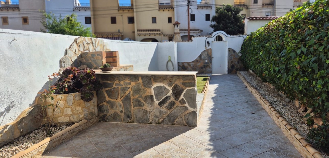 Herverkoop - House -
Torrevieja - LOS BALCONES - LOS ALTOS