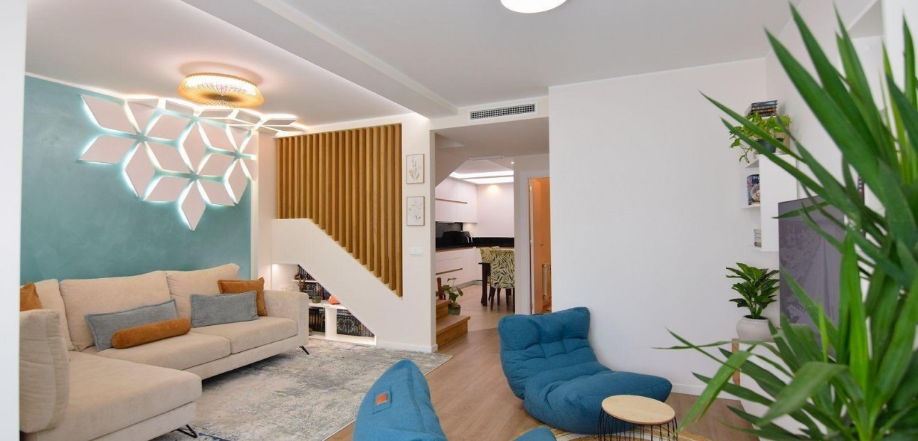 Herverkoop - duplex -
Torrevieja - La Siesta - El Salado - Torreta