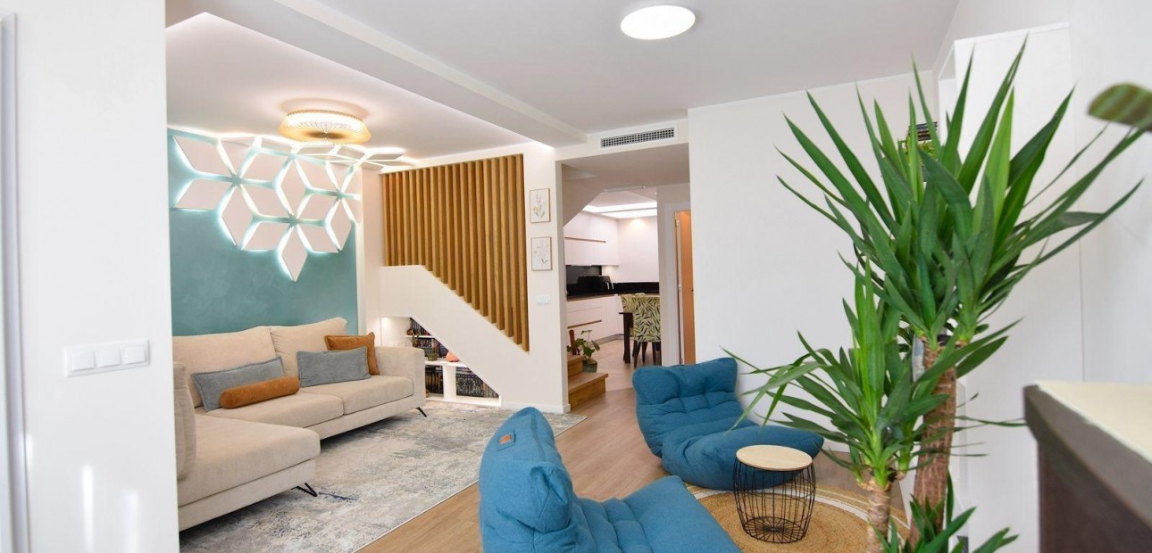 Herverkoop - duplex -
Torrevieja - La Siesta - El Salado - Torreta