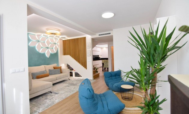 Herverkoop - duplex -
Torrevieja - La Siesta - El Salado - Torreta