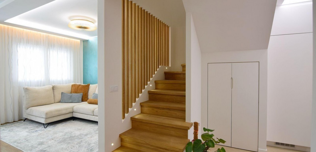 Herverkoop - duplex -
Torrevieja - La Siesta - El Salado - Torreta