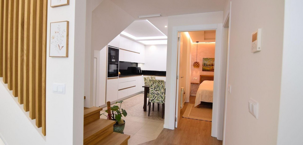 Herverkoop - duplex -
Torrevieja - La Siesta - El Salado - Torreta