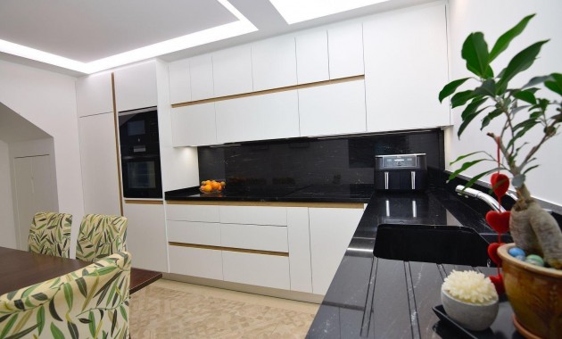 Herverkoop - duplex -
Torrevieja - La Siesta - El Salado - Torreta