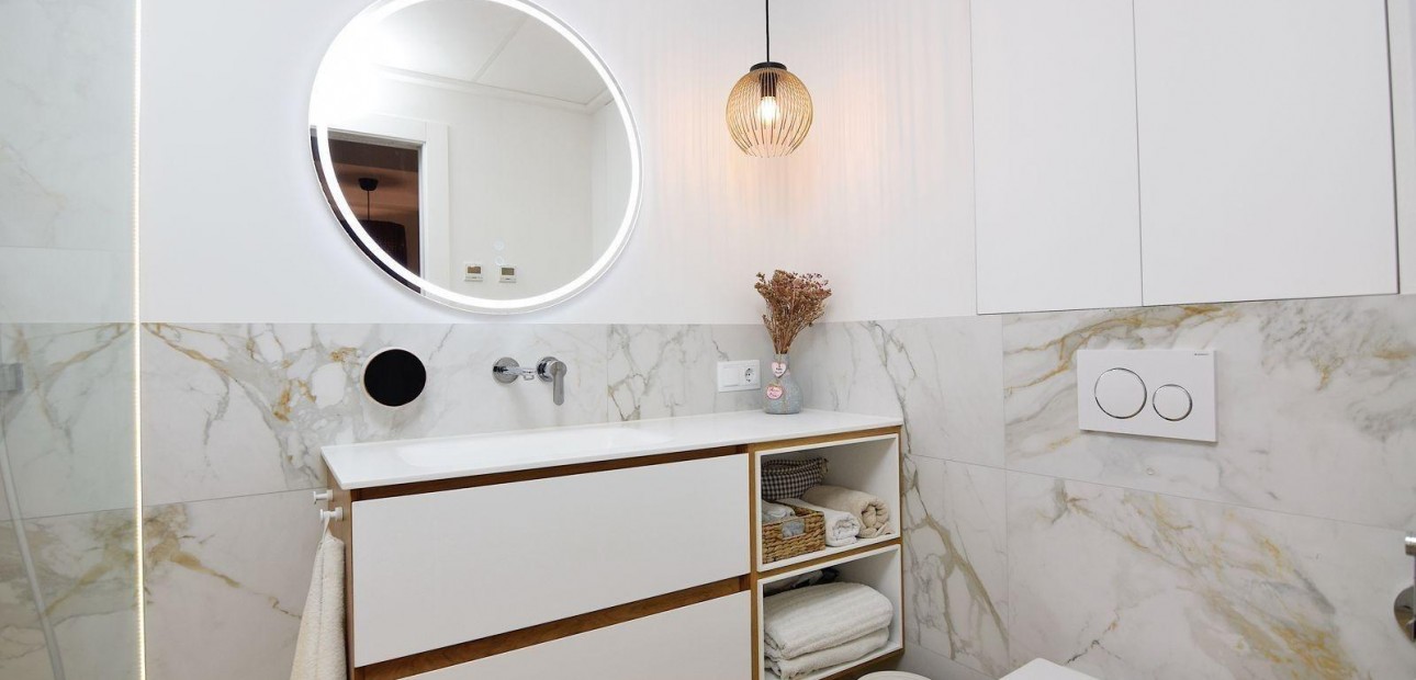 Herverkoop - duplex -
Torrevieja - La Siesta - El Salado - Torreta