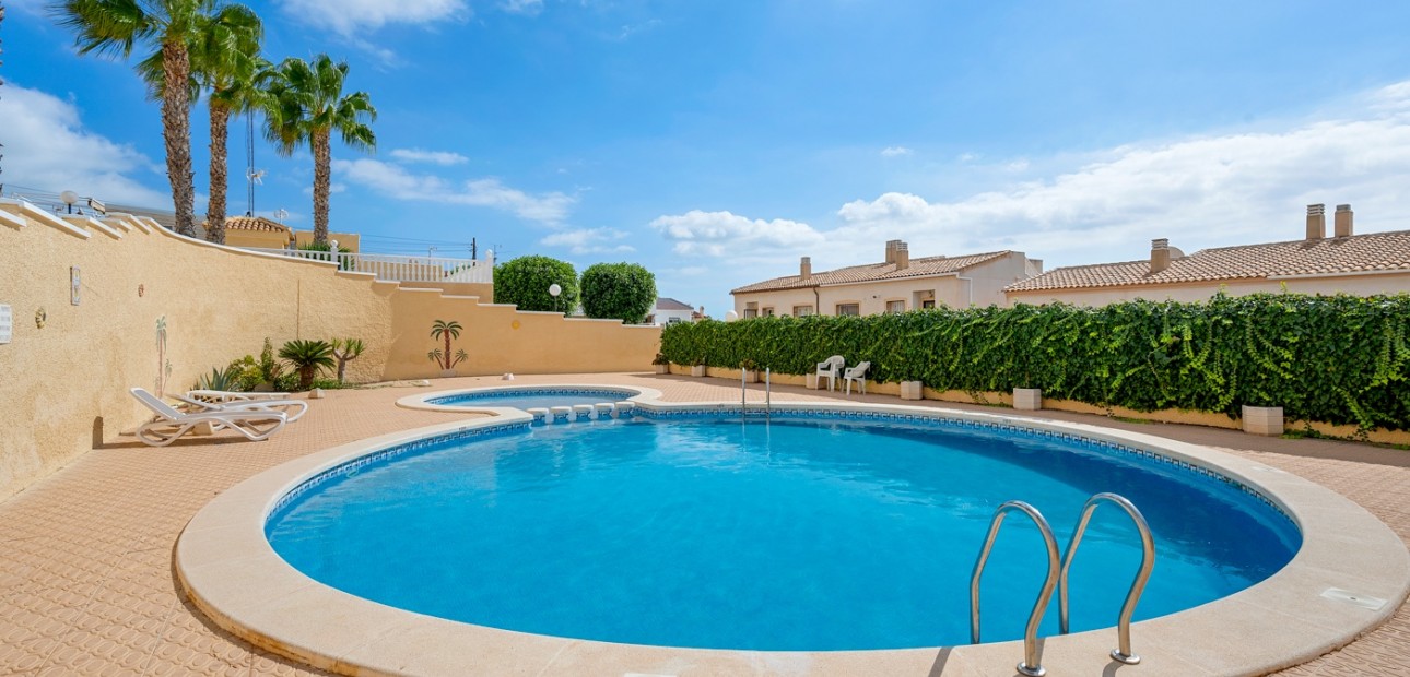 Herverkoop - Herenhuis -
Ciudad Quesada - Ciudad Quesada - Town