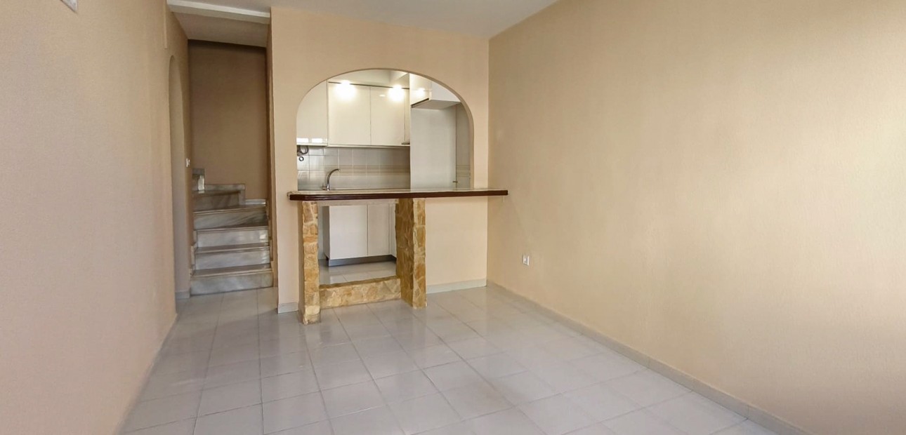 Herverkoop - Herenhuis -
Torrevieja - Lago Jardin