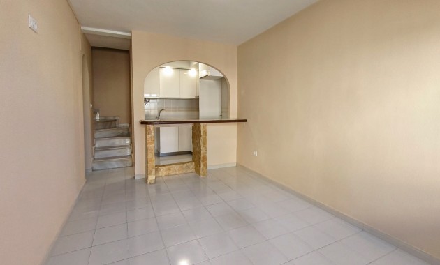 Herverkoop - Herenhuis -
Torrevieja - Lago Jardin