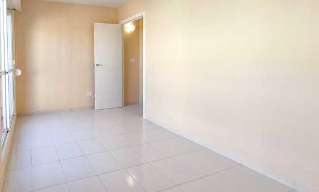 Herverkoop - Herenhuis -
Torrevieja - Lago Jardin