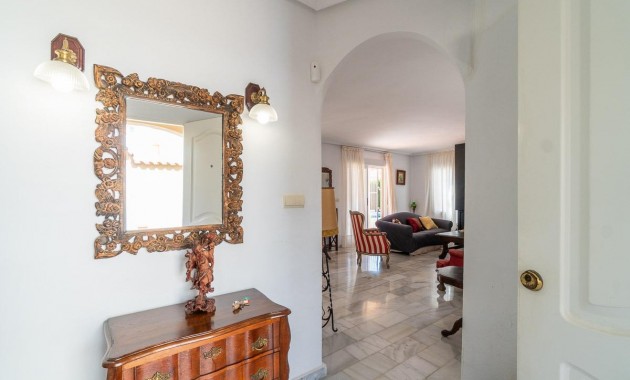 Sale - Villa -
Torrevieja - La Mata
