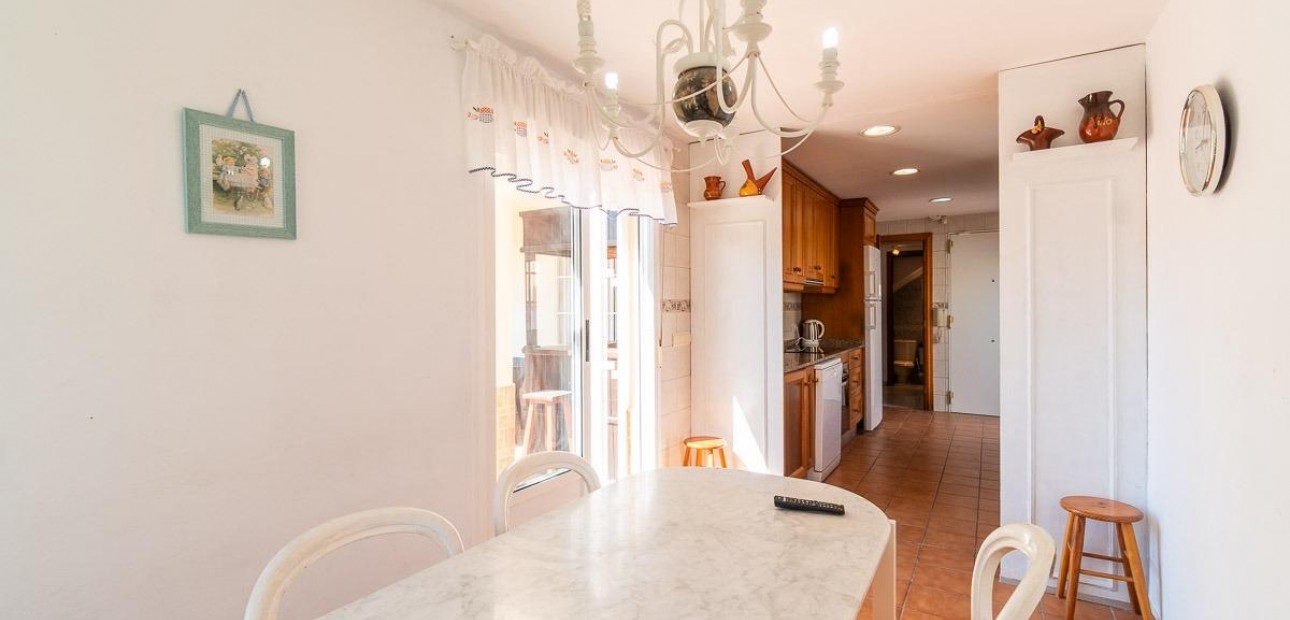 Sale - Villa -
Torrevieja - La Mata