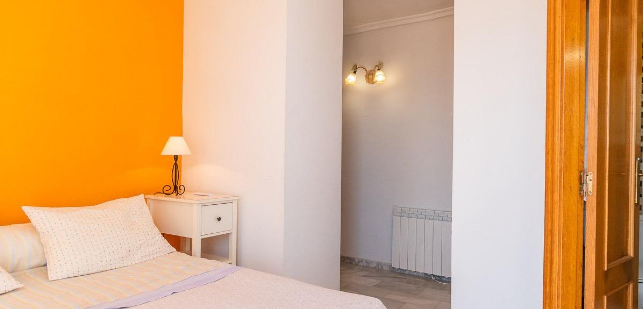 Sale - Villa -
Torrevieja - La Mata