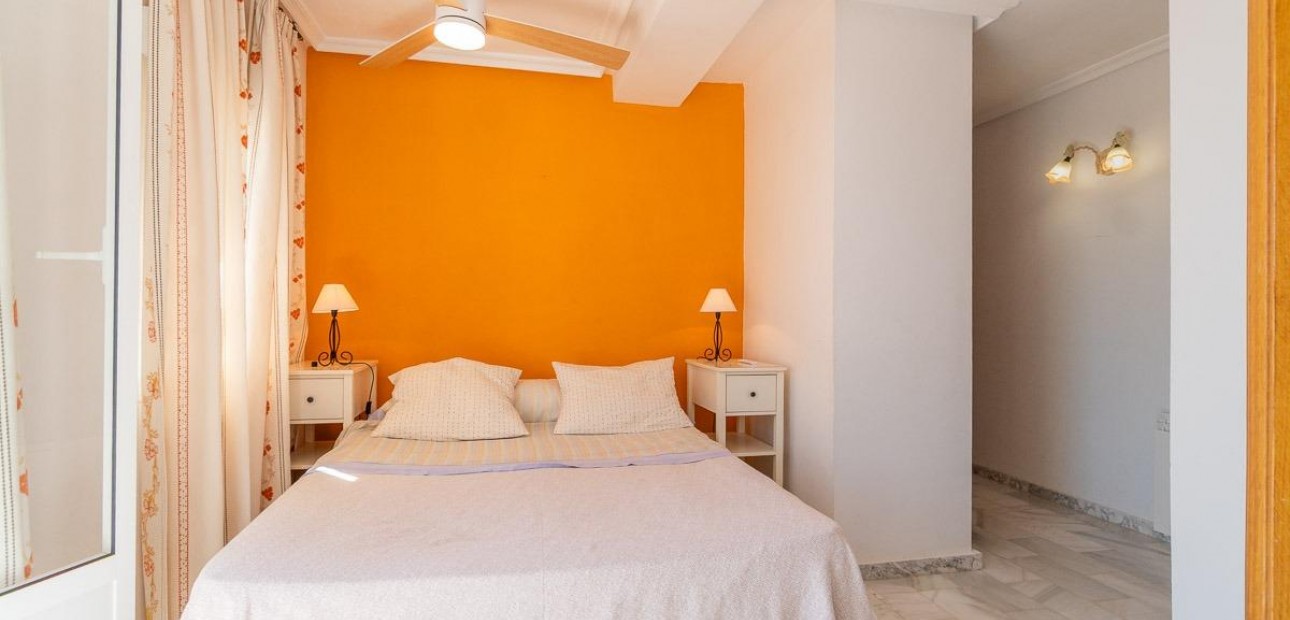 Sale - Villa -
Torrevieja - La Mata