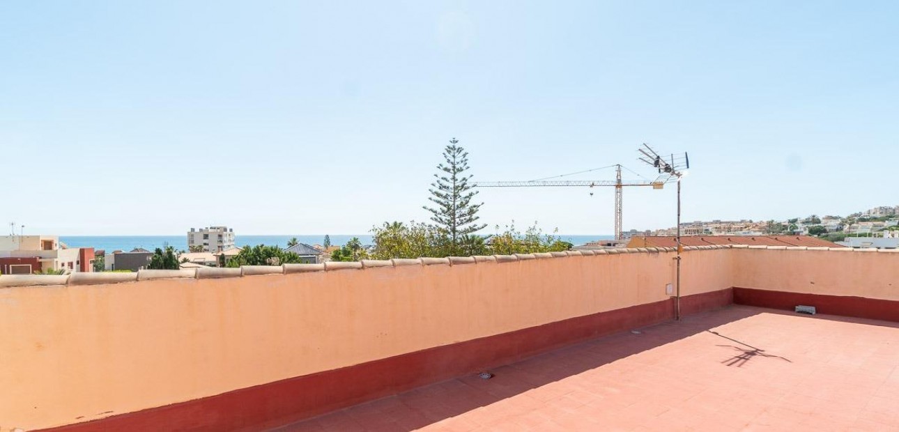 Sale - Villa -
Torrevieja - La Mata