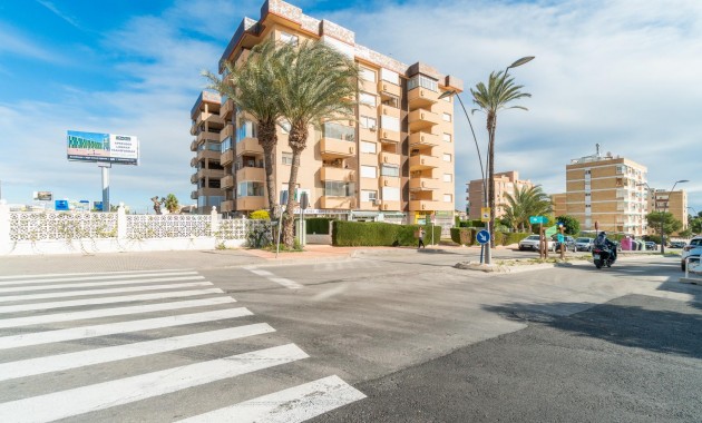 Verhuur - Commercial Unit -
Orihuela Costa - La Zenia