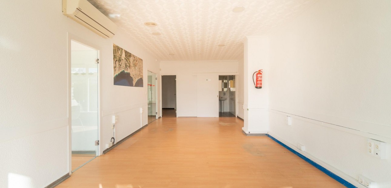 Verhuur - Commercial Unit -
Orihuela Costa - La Zenia