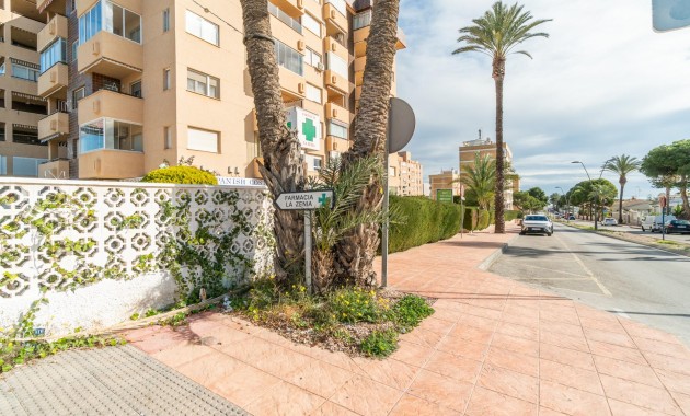 Verhuur - Commercial Unit -
Orihuela Costa - La Zenia