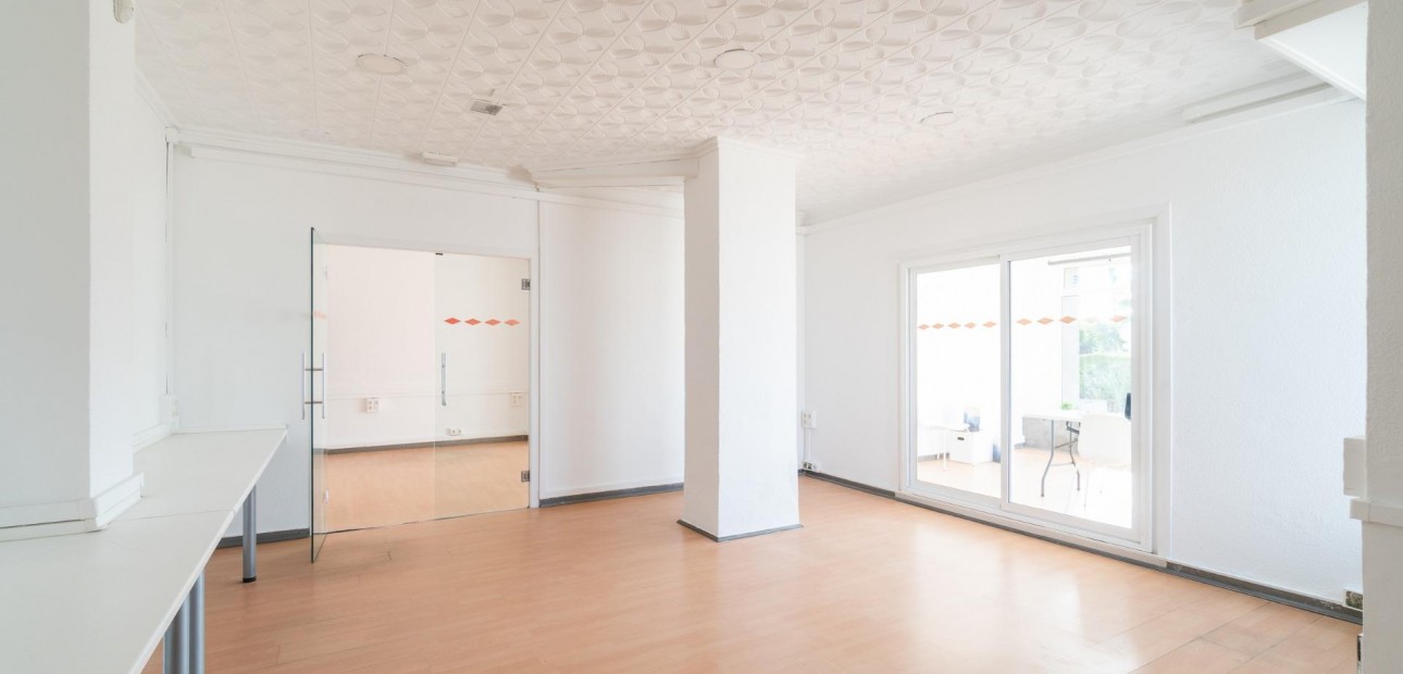 Verhuur - Commercial Unit -
Orihuela Costa - La Zenia