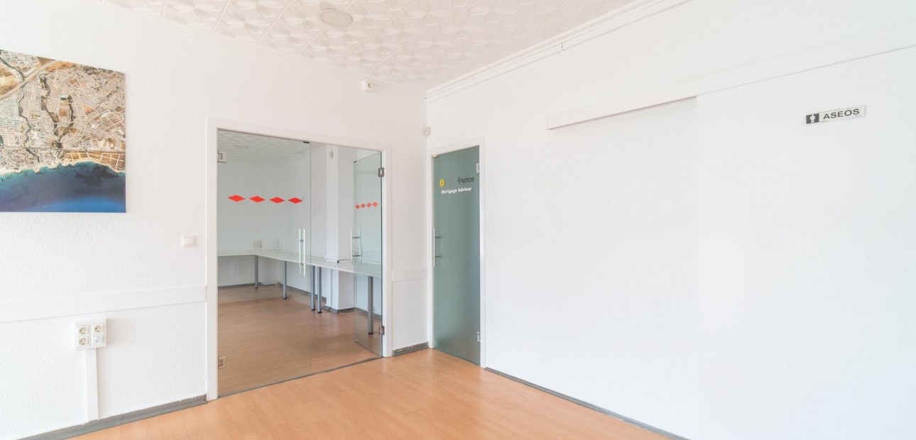 Verhuur - Commercial Unit -
Orihuela Costa - La Zenia