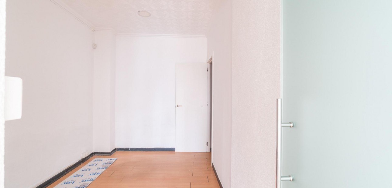 Verhuur - Commercial Unit -
Orihuela Costa - La Zenia