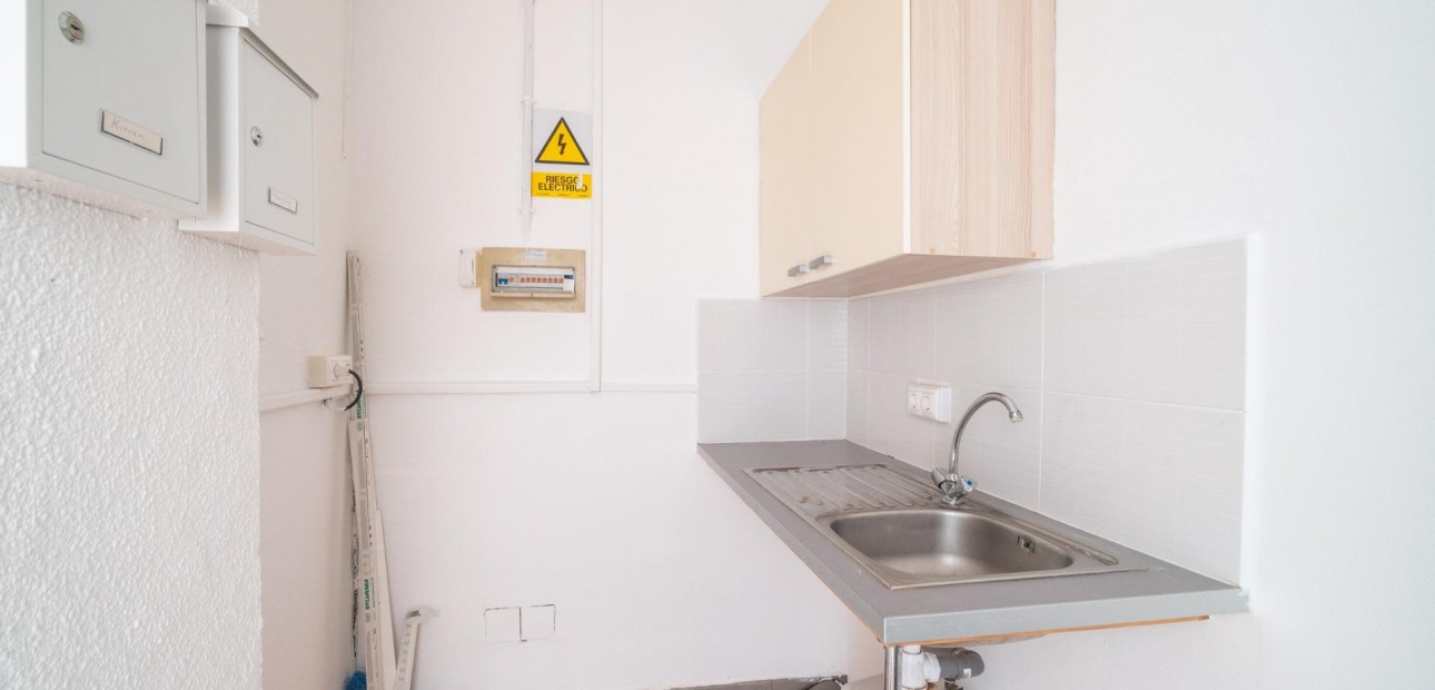 Verhuur - Commercial Unit -
Orihuela Costa - La Zenia