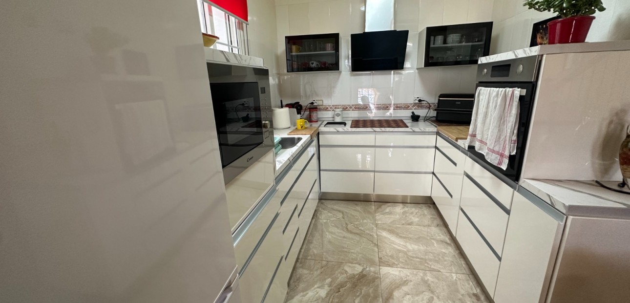 Herverkoop - Herenhuis -
Bigastro