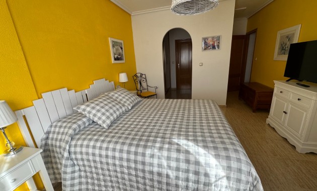 Herverkoop - Herenhuis -
Bigastro