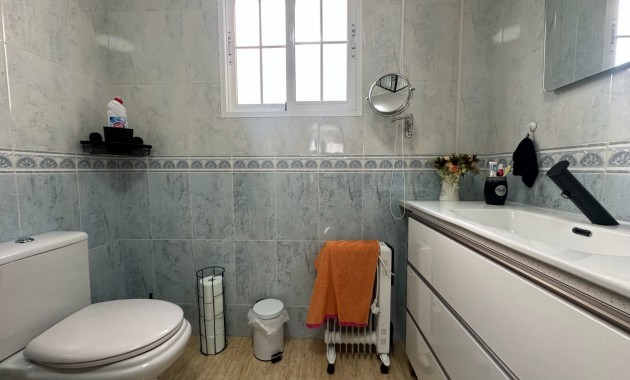 Herverkoop - Herenhuis -
Bigastro