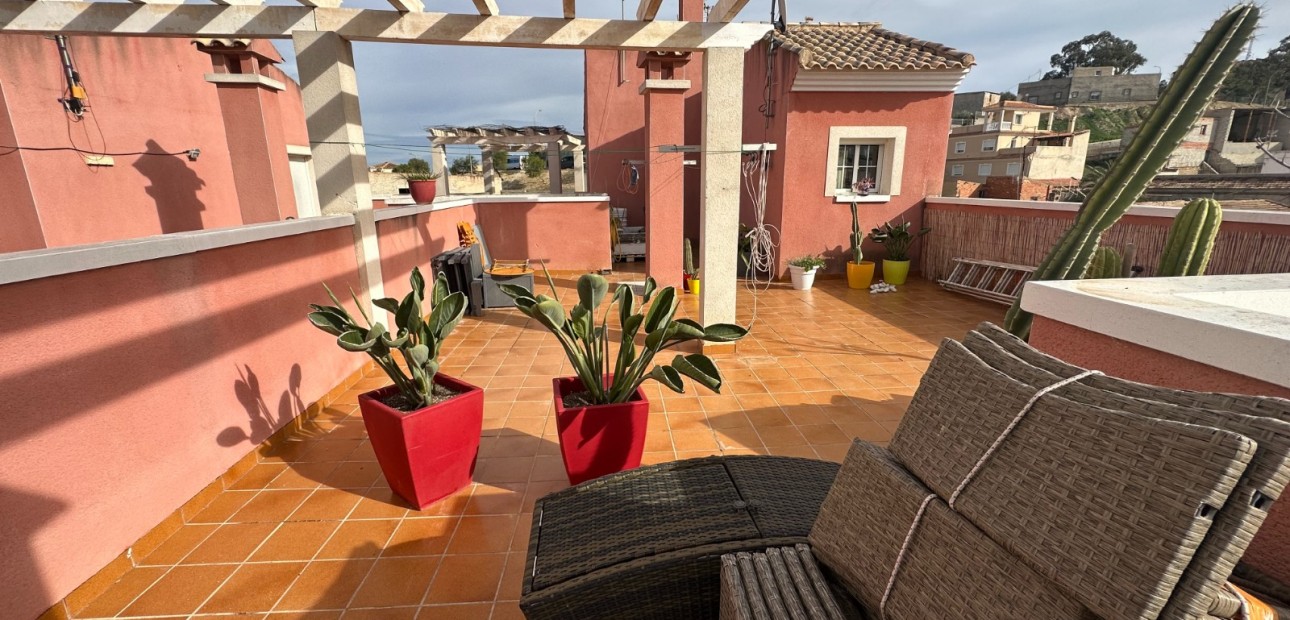 Herverkoop - Herenhuis -
Bigastro