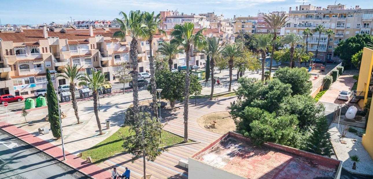 Herverkoop - Appartement / flat -
Torrevieja - Calas Blancas