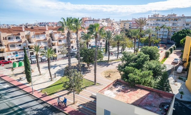Herverkoop - Appartement / flat -
Torrevieja - Calas Blancas