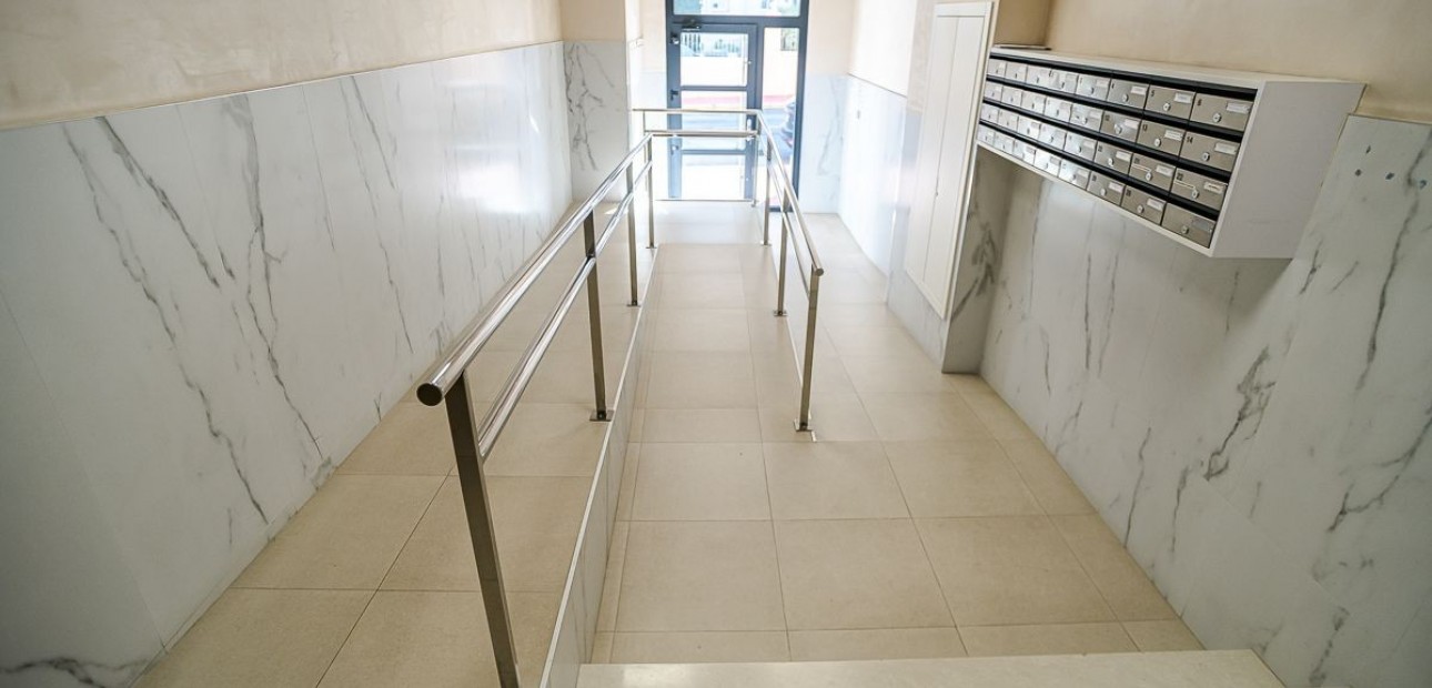 Herverkoop - Appartement / flat -
Torrevieja - Calas Blancas