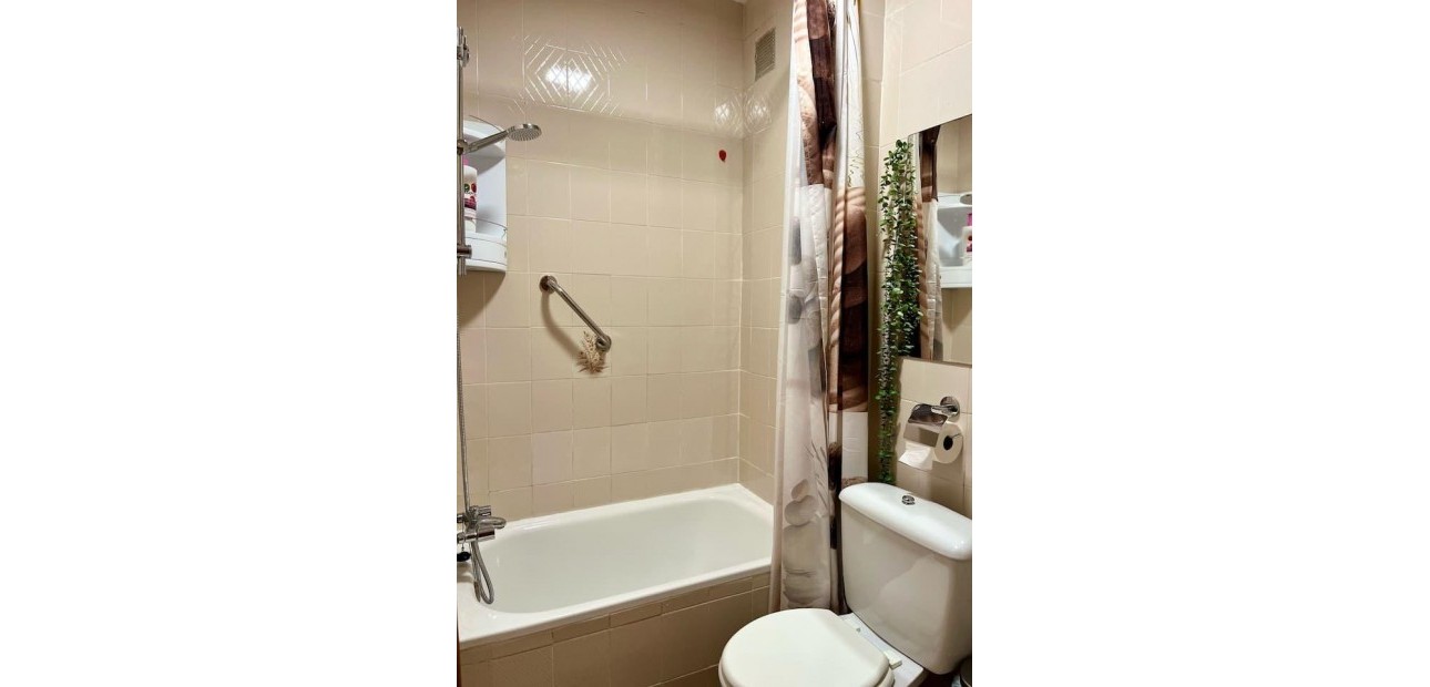 Herverkoop - Appartement / flat -
Torrevieja - Torrejón