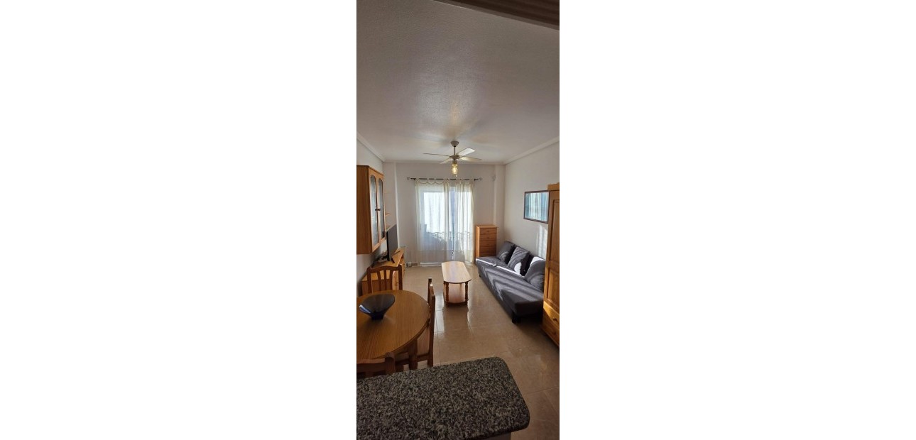 Herverkoop - Studio -
Torrevieja - torrevieja