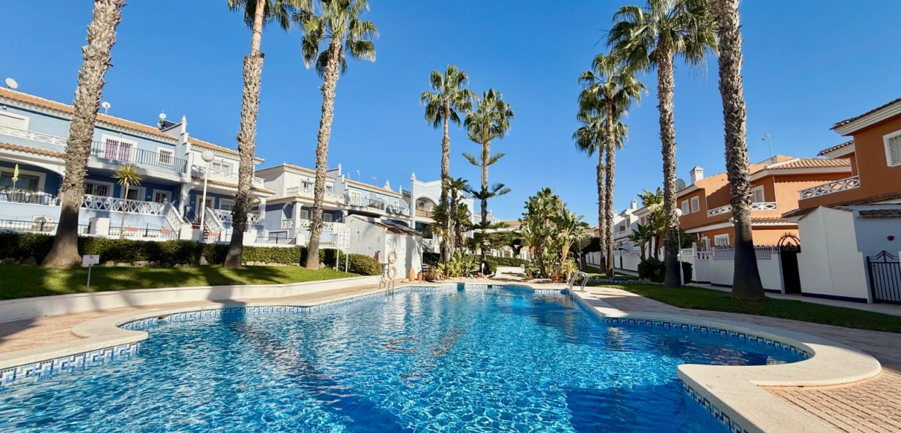 Herverkoop - Semi Detached Villa -
Ciudad Quesada - Doña Pepa