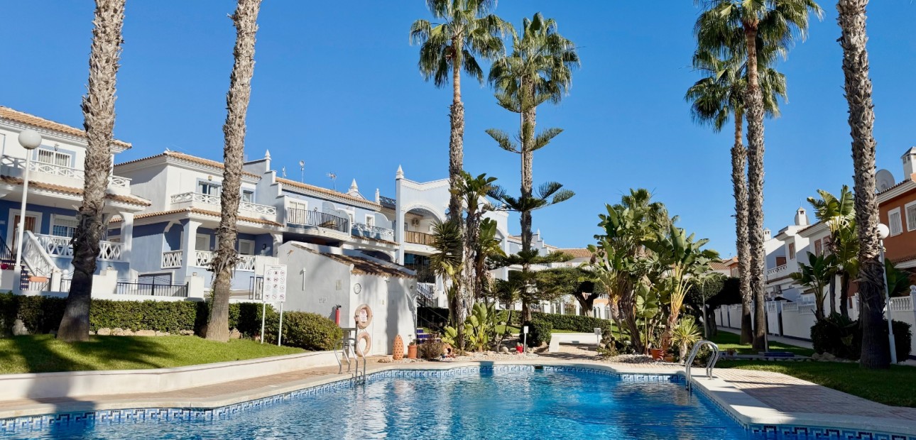 Herverkoop - Semi Detached Villa -
Ciudad Quesada - Doña Pepa