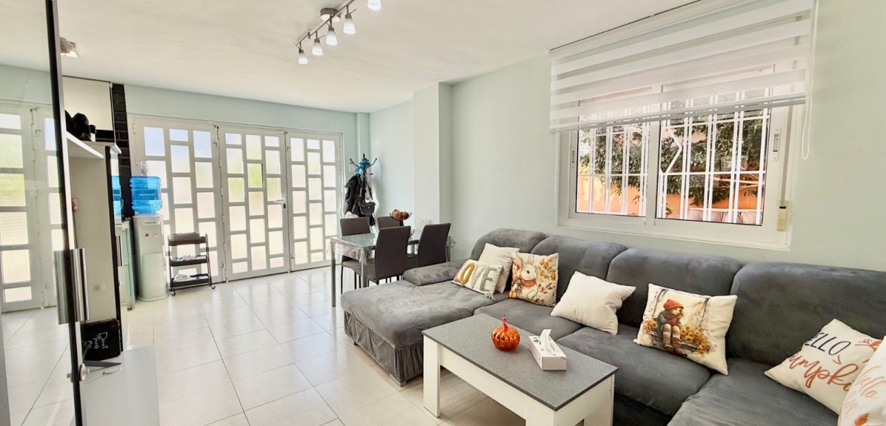 Herverkoop - Semi Detached Villa -
Ciudad Quesada - Doña Pepa