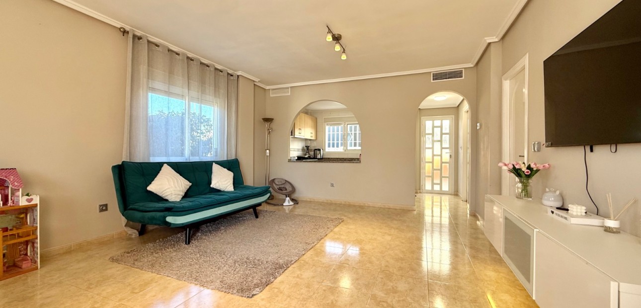 Herverkoop - Semi Detached Villa -
Ciudad Quesada - Doña Pepa