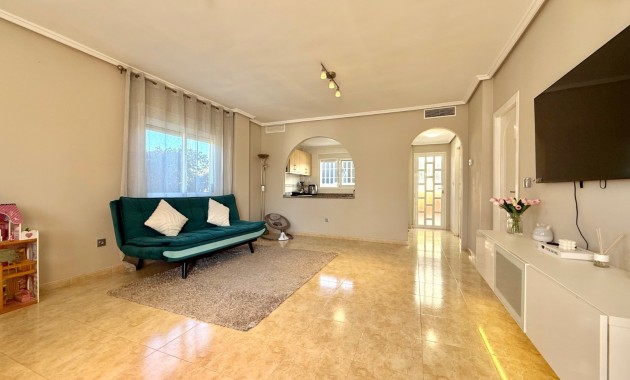 Herverkoop - Semi Detached Villa -
Ciudad Quesada - Doña Pepa