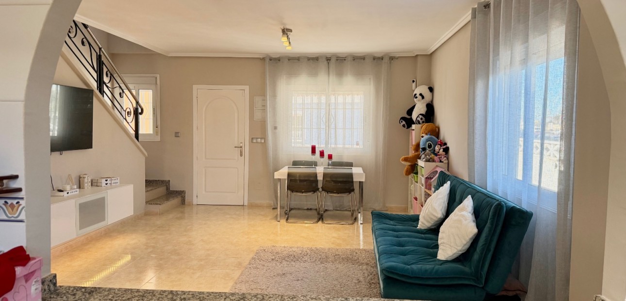 Herverkoop - Semi Detached Villa -
Ciudad Quesada - Doña Pepa